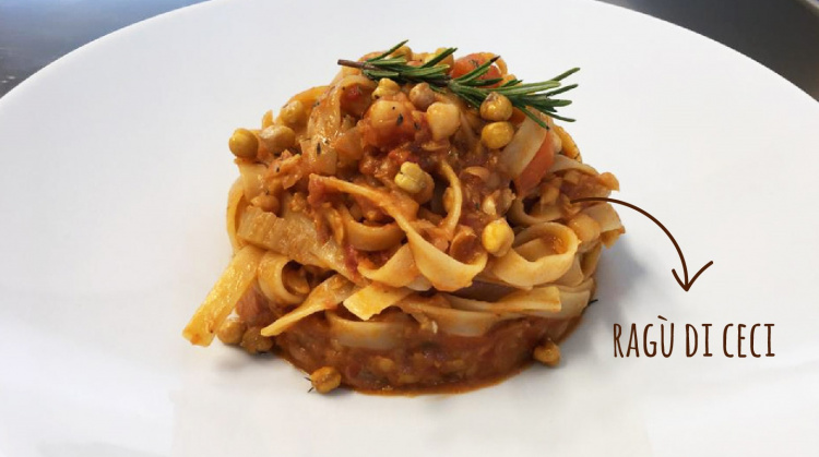 TAGLIATELLE CON RAGU' DI CECI ED ERBE AROMATICHE