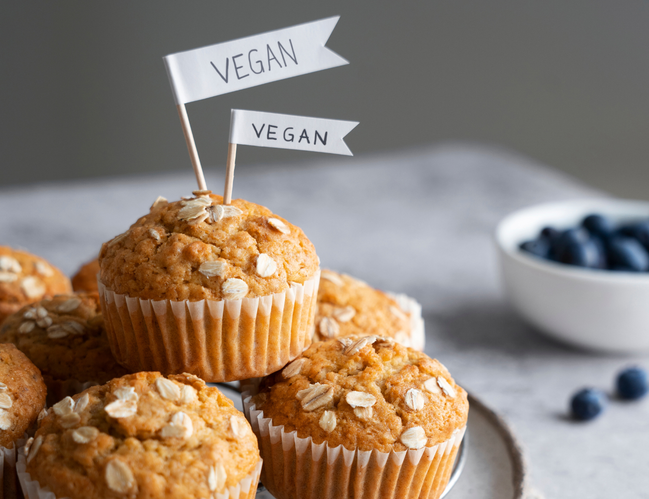 dolci muffins vegani con mirtilli e avena 